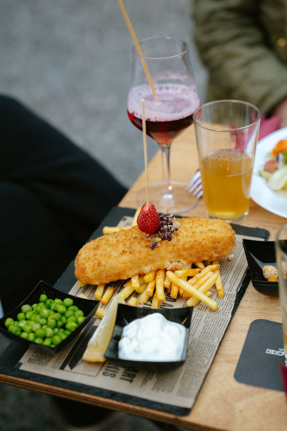 Smako foodtruckas kiemelyje veikia